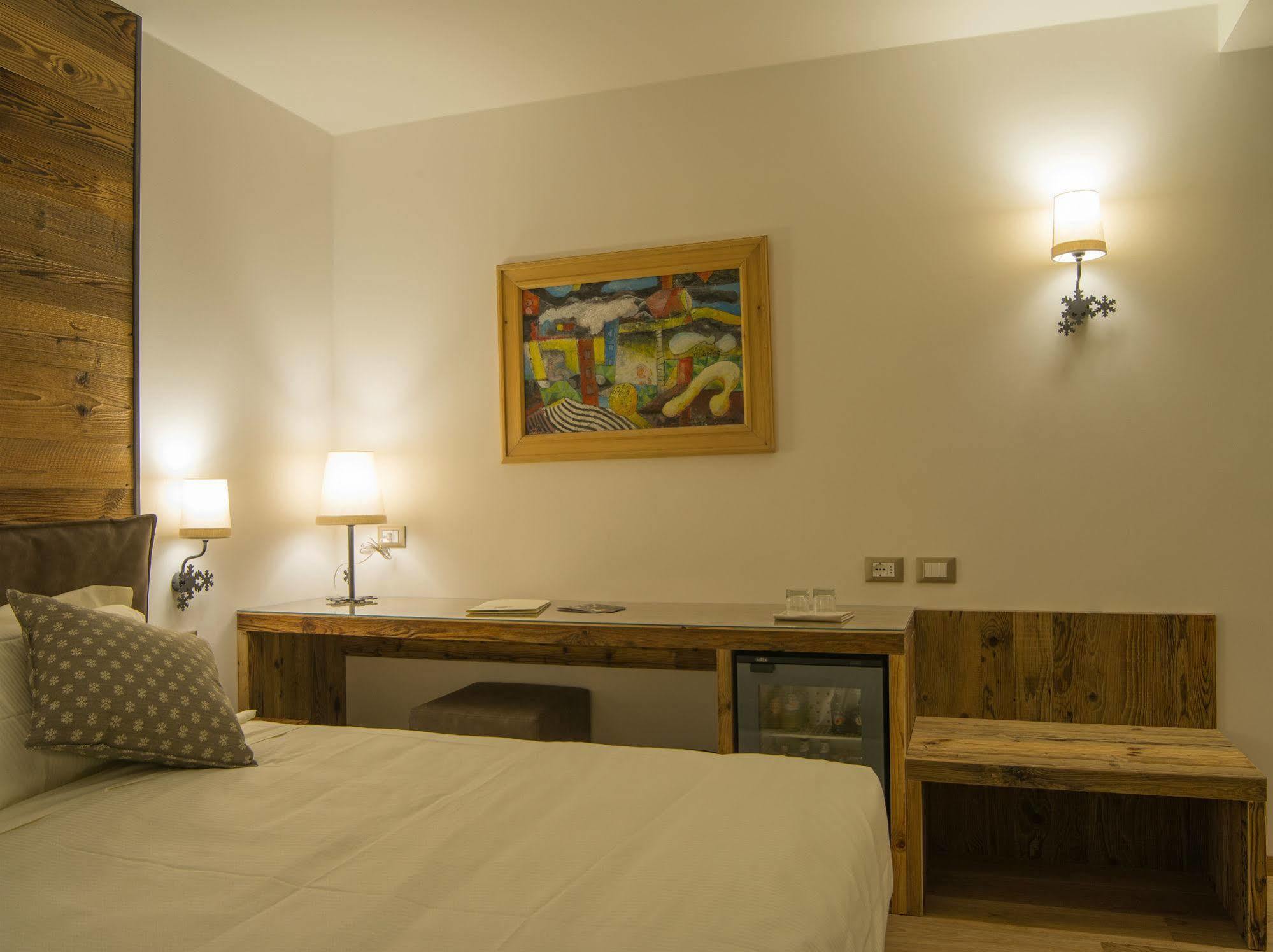 Hotel Garni Caminetto Madonna Zewnętrze zdjęcie
